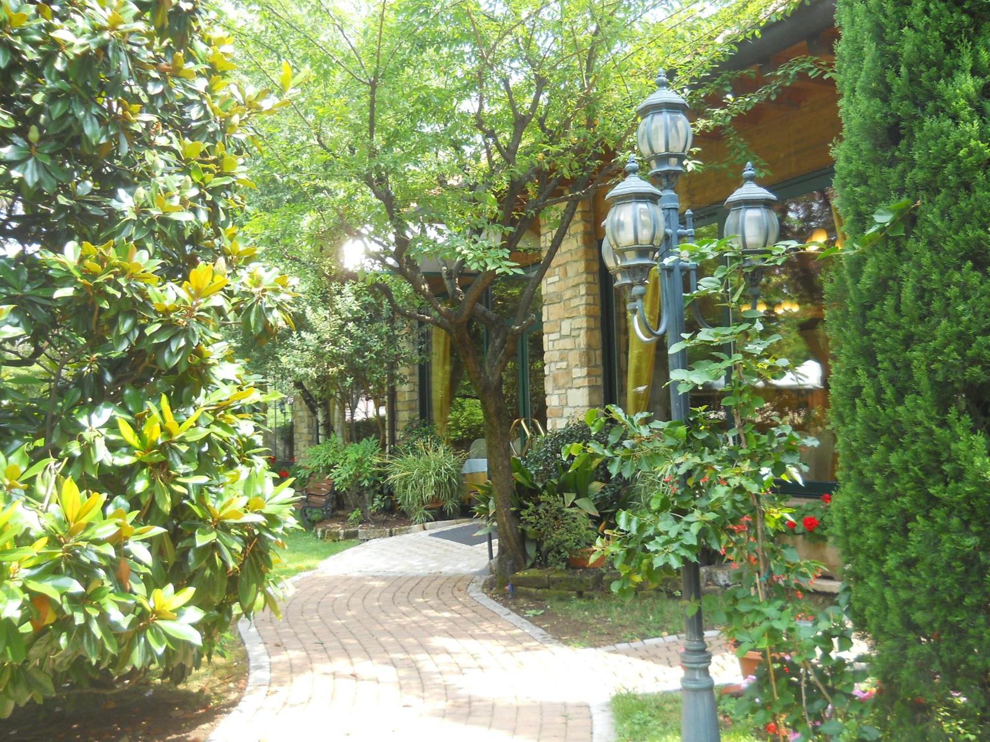 Hotel Il Rustichello Lonato Kültér fotó