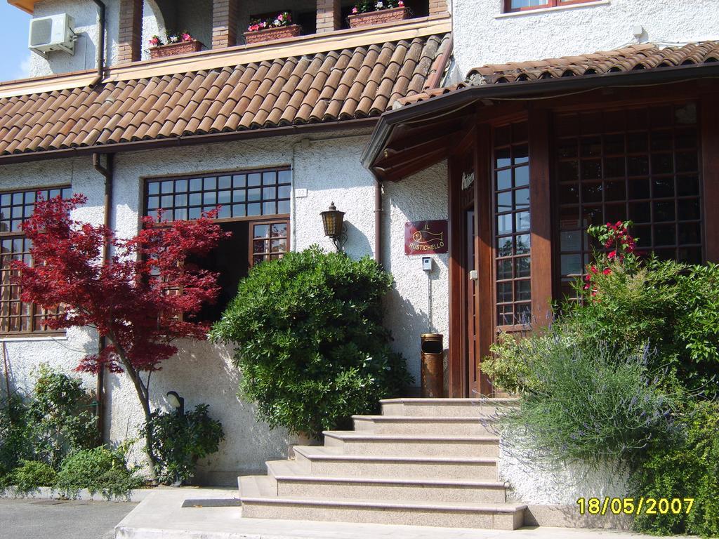 Hotel Il Rustichello Lonato Kültér fotó