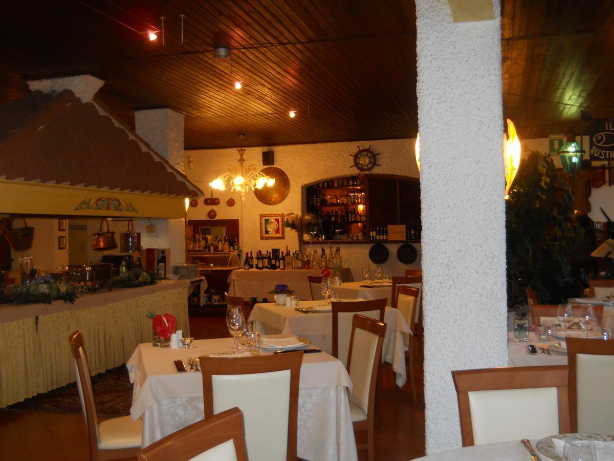 Hotel Il Rustichello Lonato Kültér fotó