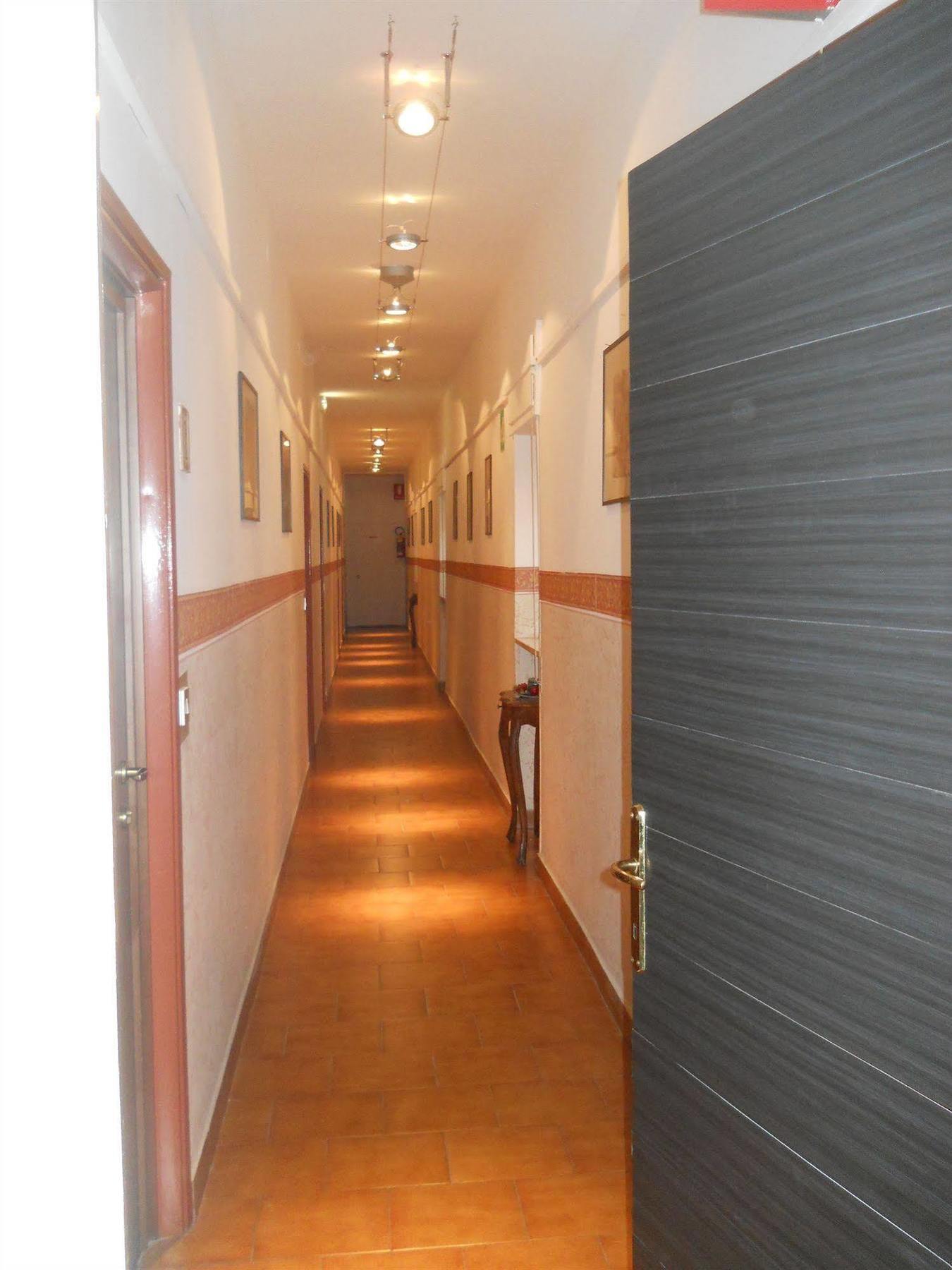 Hotel Il Rustichello Lonato Kültér fotó